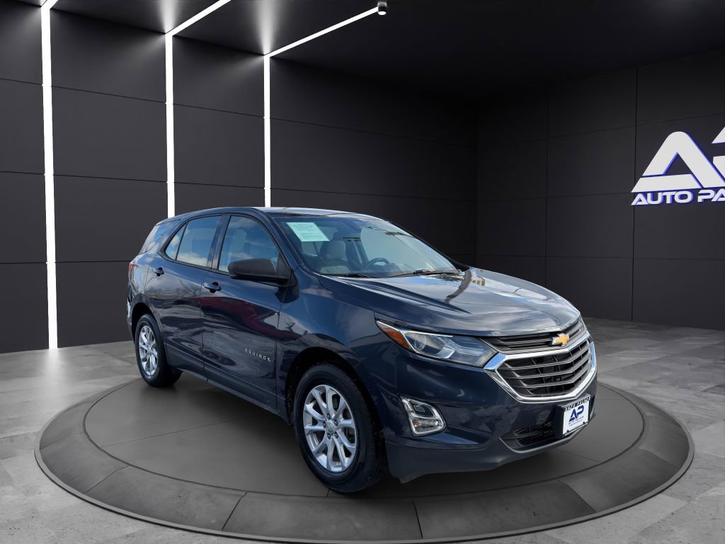 Used 2018 Chevrolet Equinox LS image 3