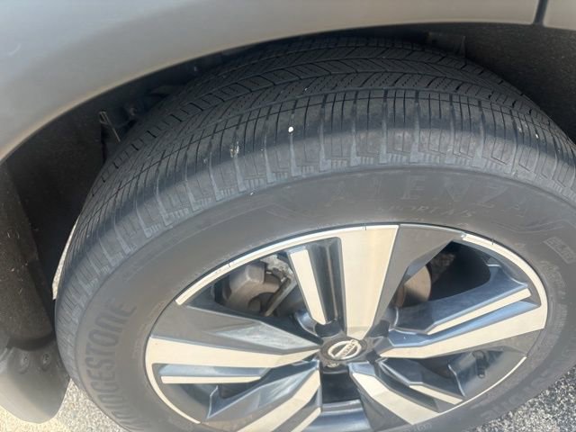 Used 2021 Nissan Rogue Platinum image 9