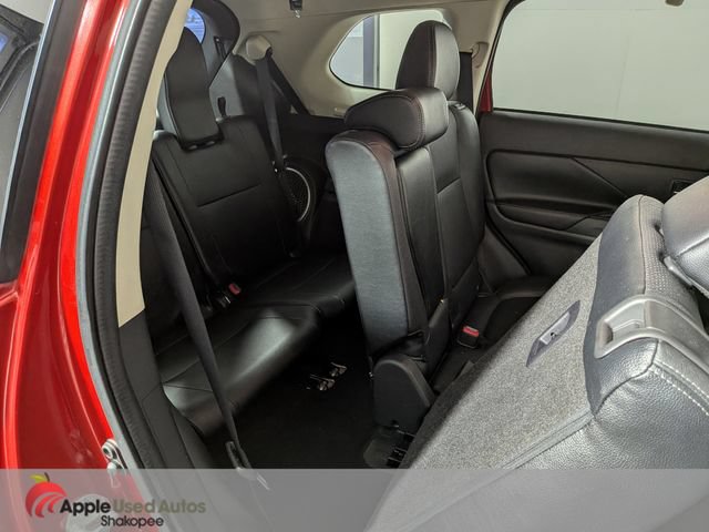 Used 2015 Mitsubishi Outlander GT AWD/4WD image 40