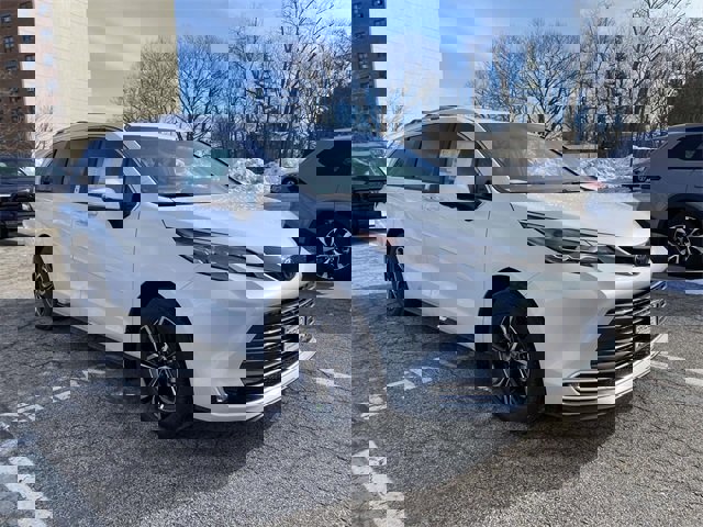 New 2026 Toyota Sienna Platinum