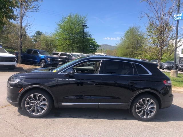 Used 2023 Lincoln Nautilus Reserve image 3