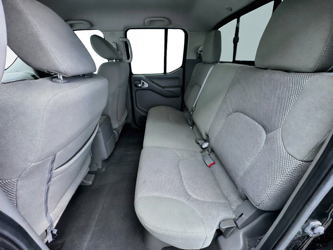 Used 2021 Nissan Frontier SV w/ Midnight Edition Floor Mats AWD/4WD image 15