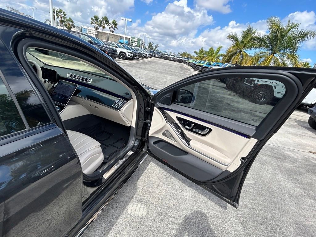 Used 2023 Mercedes-Benz S 500 S 500 image 32