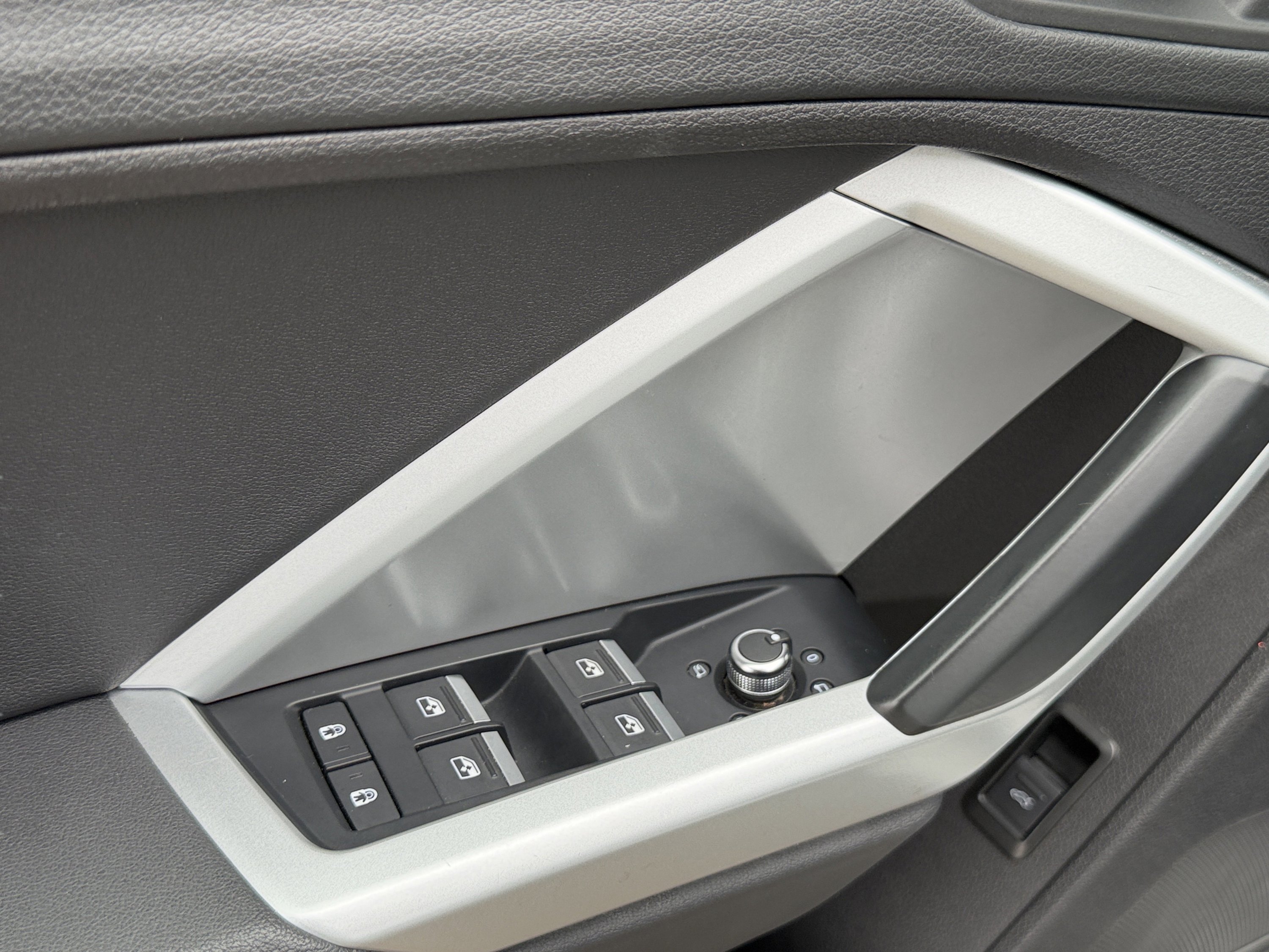 Used 2021 Audi Q3 2.0T Premium w/ Convenience Package image 17