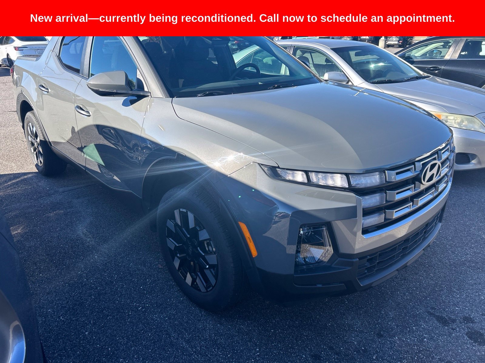 Used 2025 Hyundai Santa Cruz SE AWD/4WD image 3