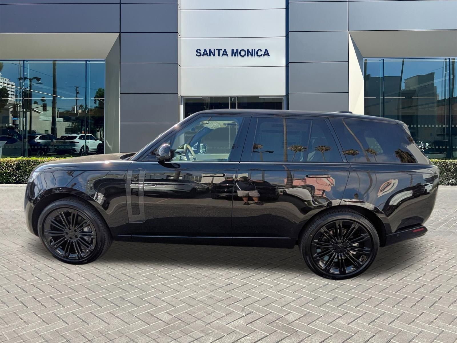New 2026 Land Rover Range Rover SE AWD/4WD image 2