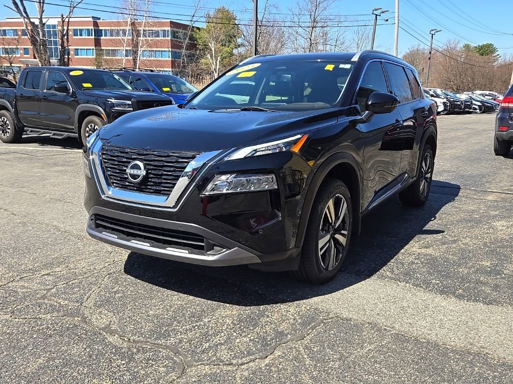 Used 2023 Nissan Rogue SL w/ SL Premium Package image 3