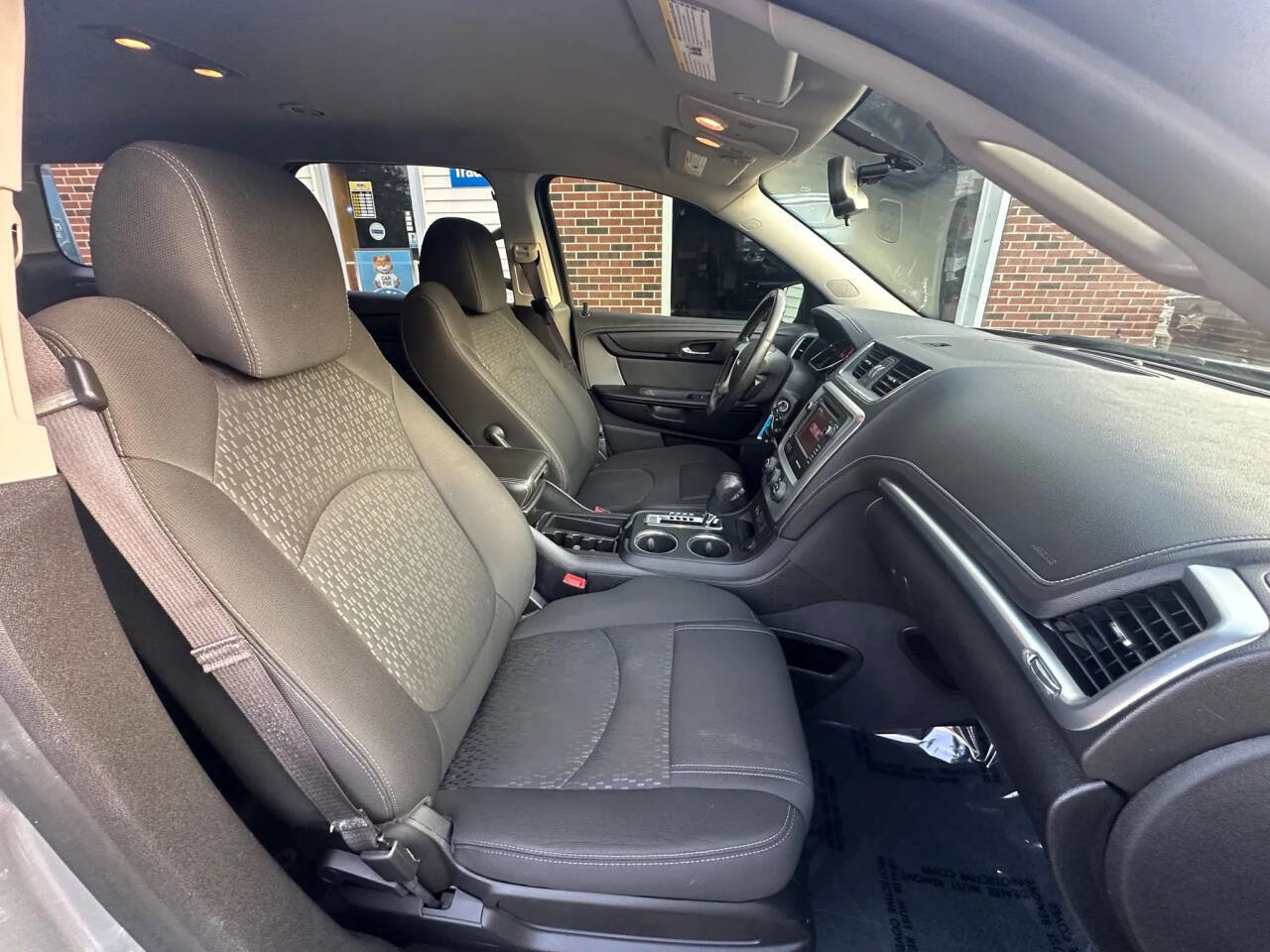 Used 2014 GMC Acadia SLE image 12