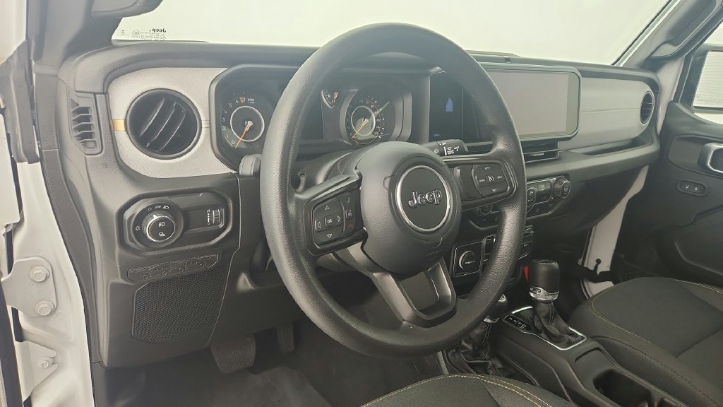 Used 2025 Jeep Gladiator Sport AWD/4WD image 34