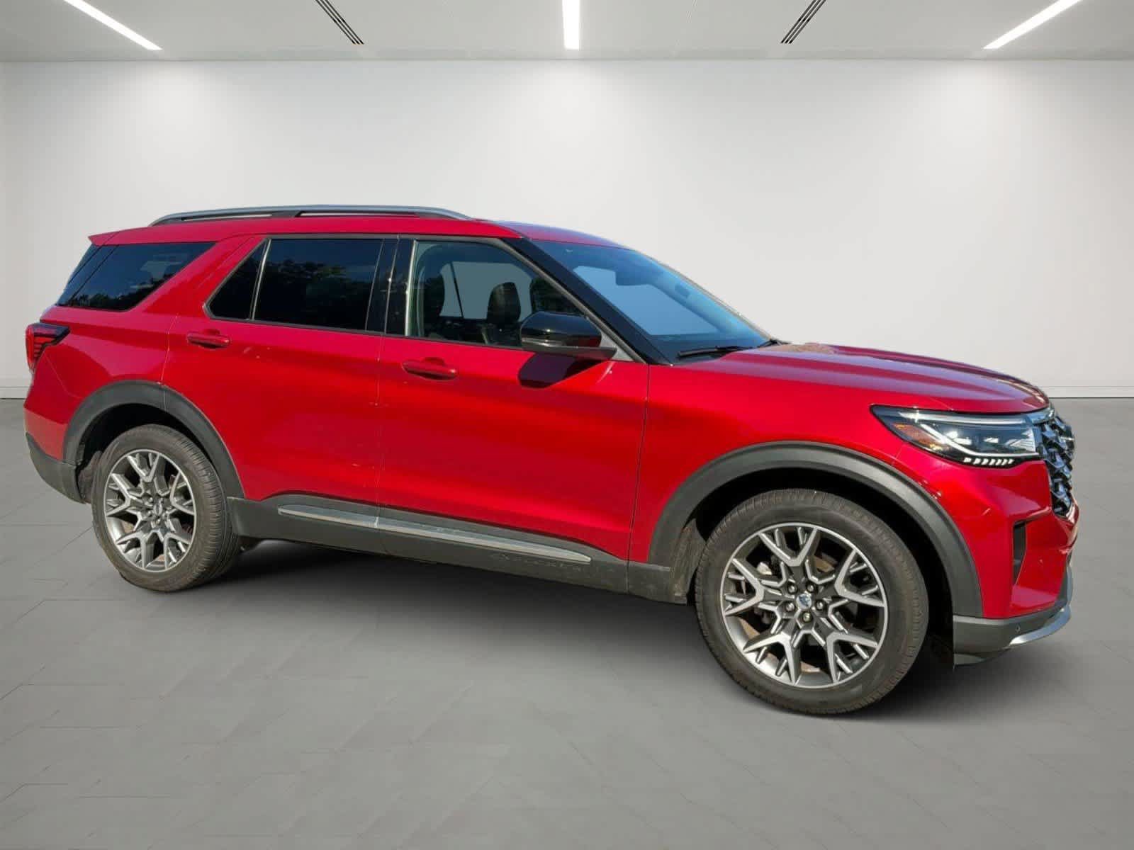 Used 2025 Ford Explorer Platinum w/ Ultimate Package AWD/4WD image 5