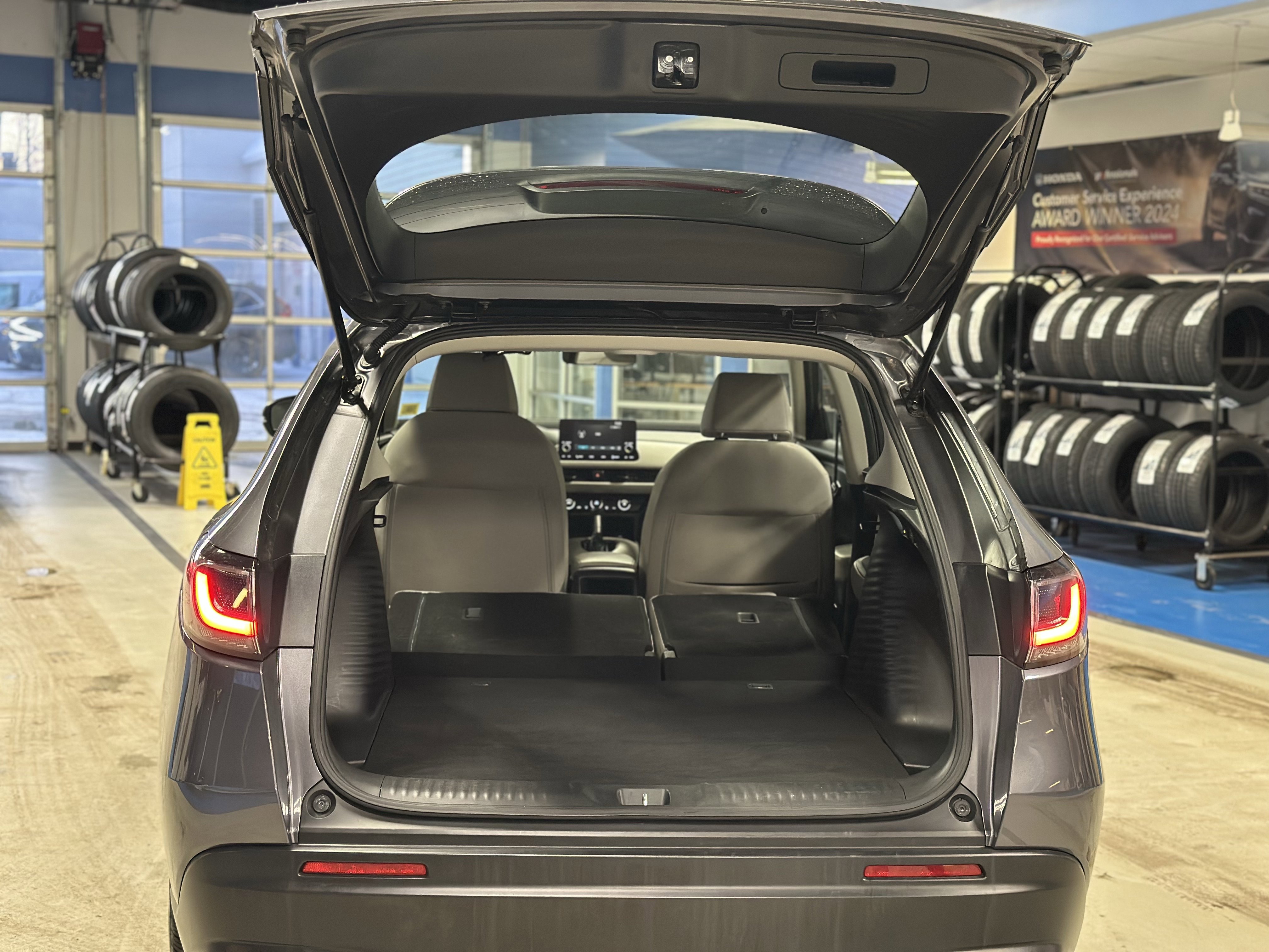 Used 2023 Honda HR-V LX image 6