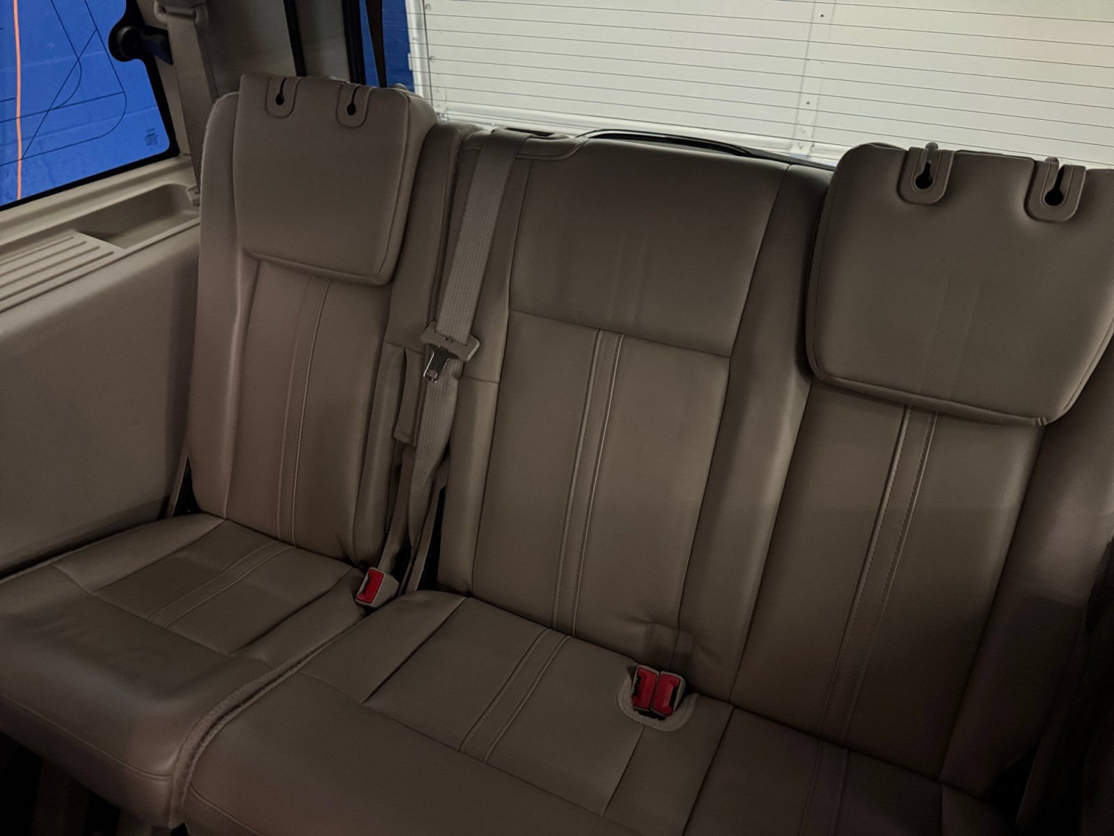 Used 2016 Lincoln Navigator Select RWD image 18