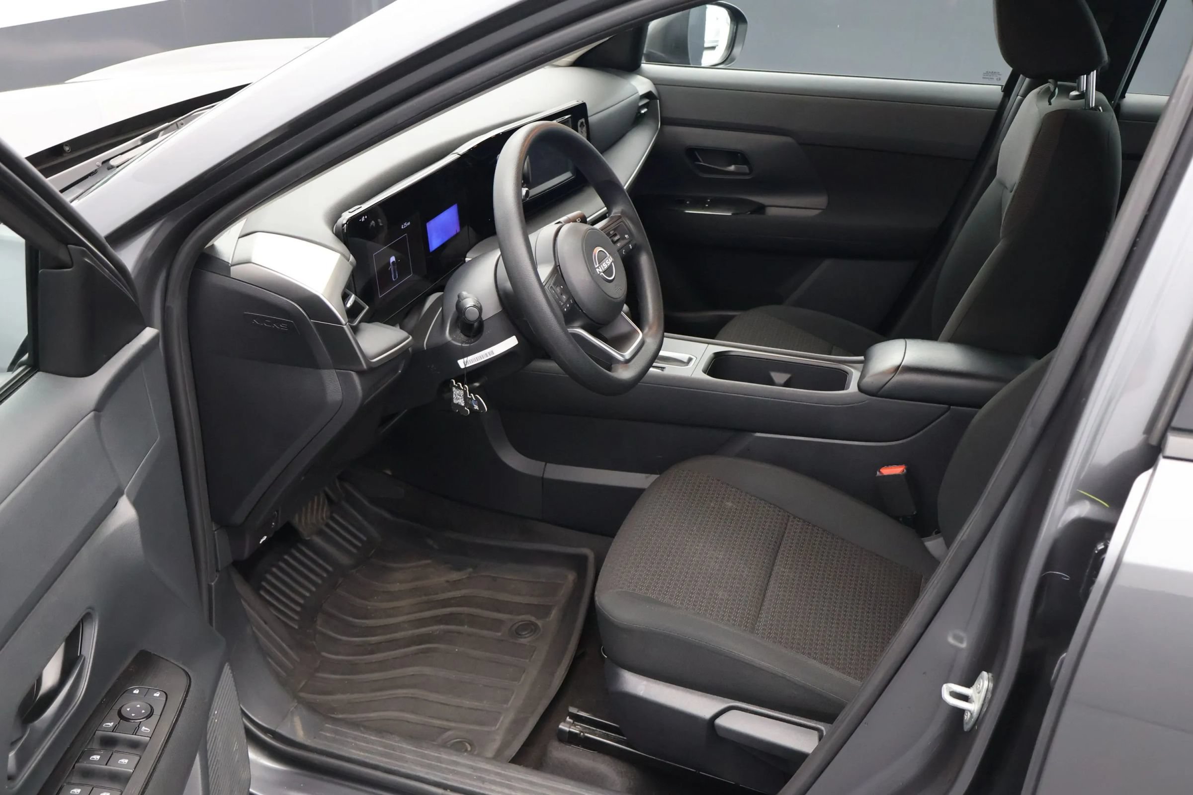 Used 2025 Nissan Kicks S AWD/4WD image 11