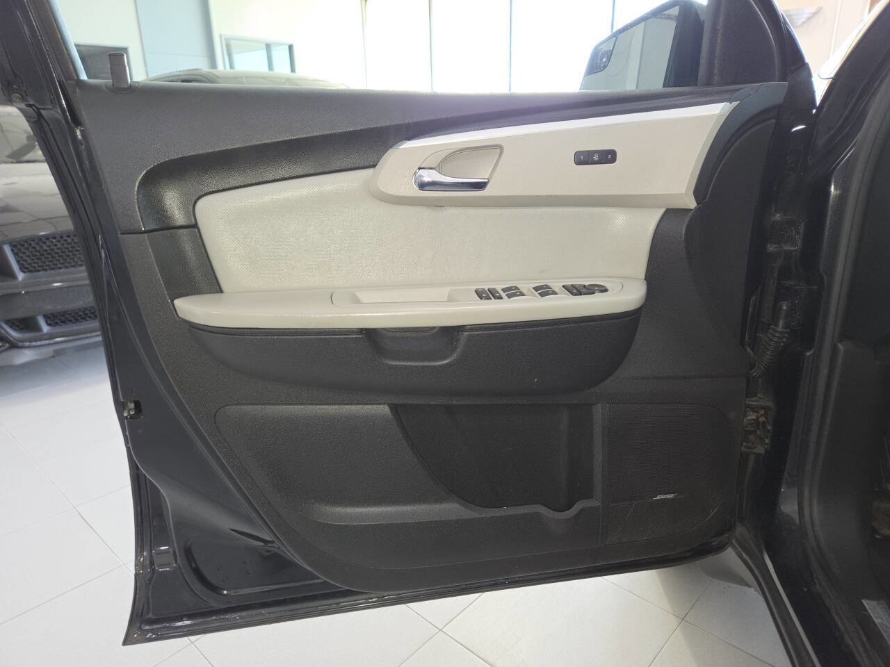 Used 2010 Chevrolet Traverse LTZ AWD/4WD image 13