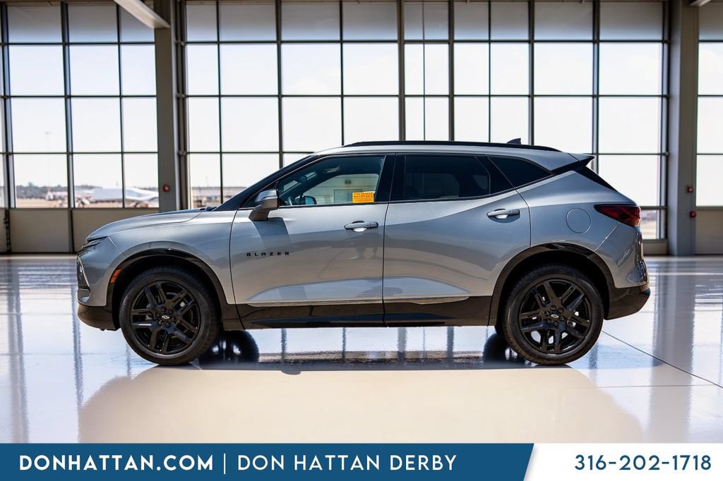 Used 2023 Chevrolet Blazer RS w/ LPO, Floor Liner Package FWD image 2