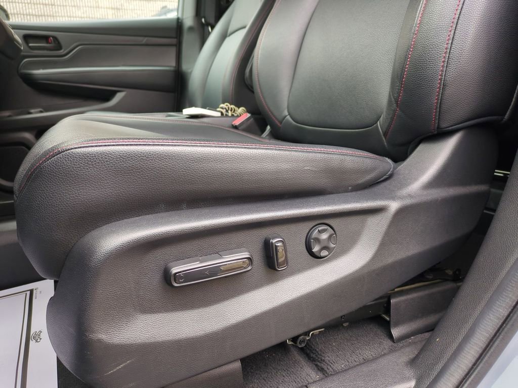 Used 2025 Honda Odyssey Sport-L image 14