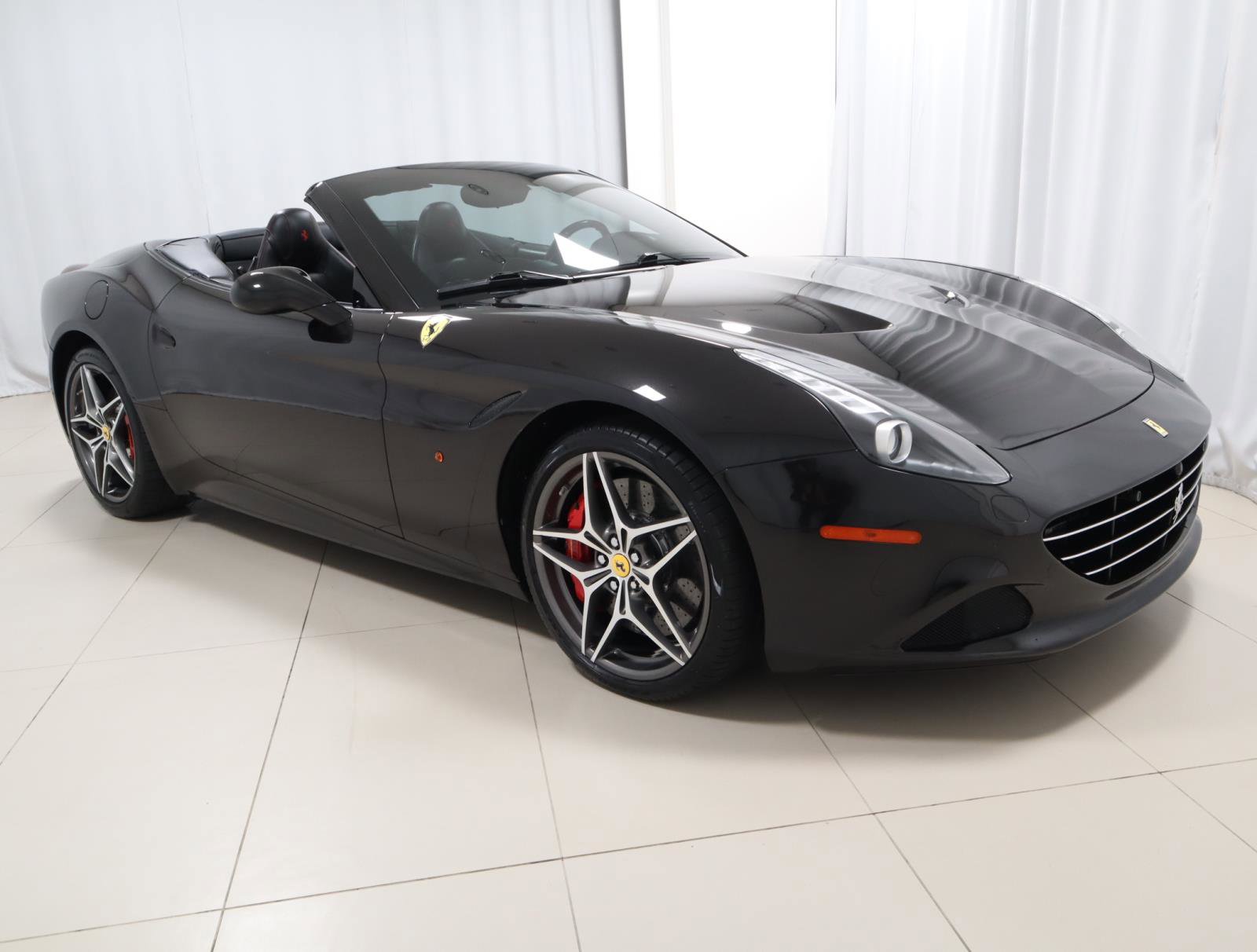 Used 2016 Ferrari California T image 7