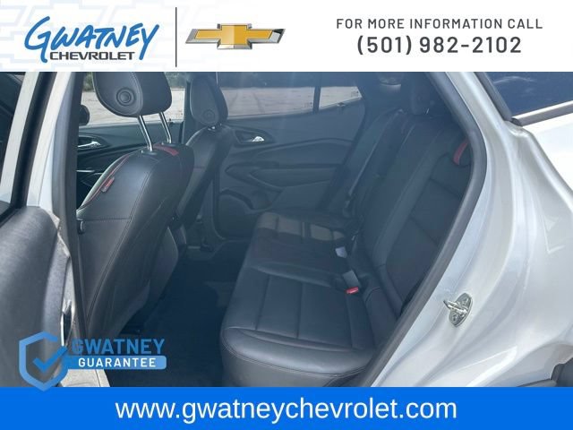 Used 2025 Chevrolet Trax RS w/ Sunroof Package FWD image 21