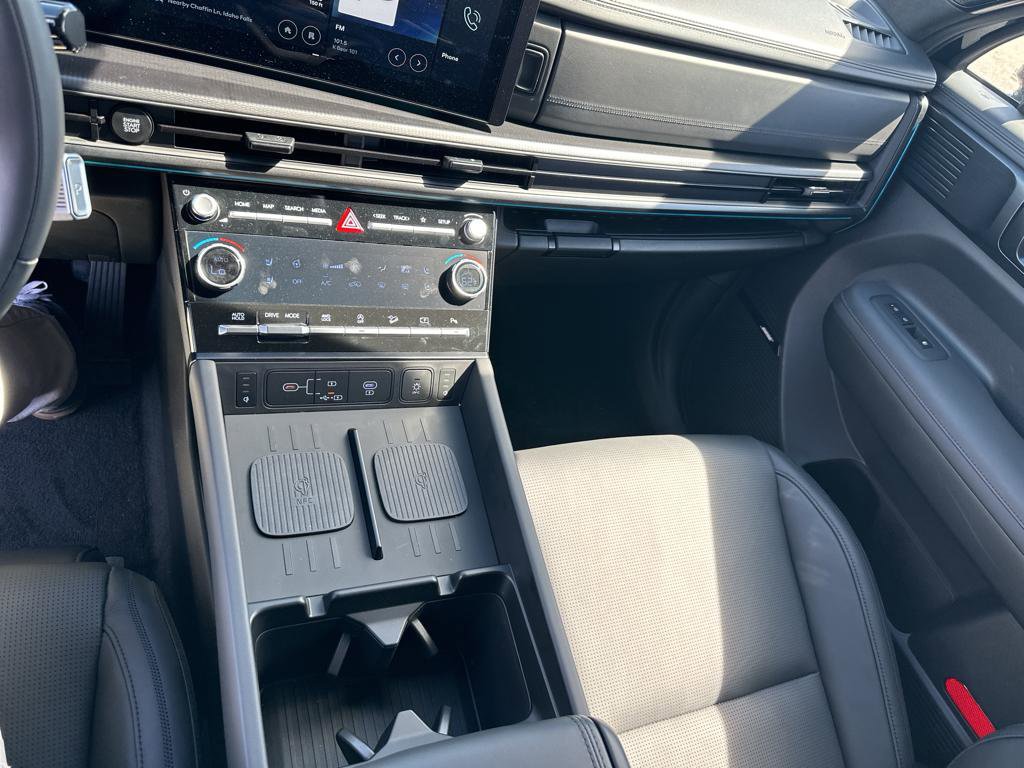 New 2024 Hyundai Santa Fe Calligraphy image 13