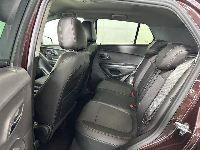 Used 2022 Chevrolet Trax LT w/ LT Convenience Package image 25