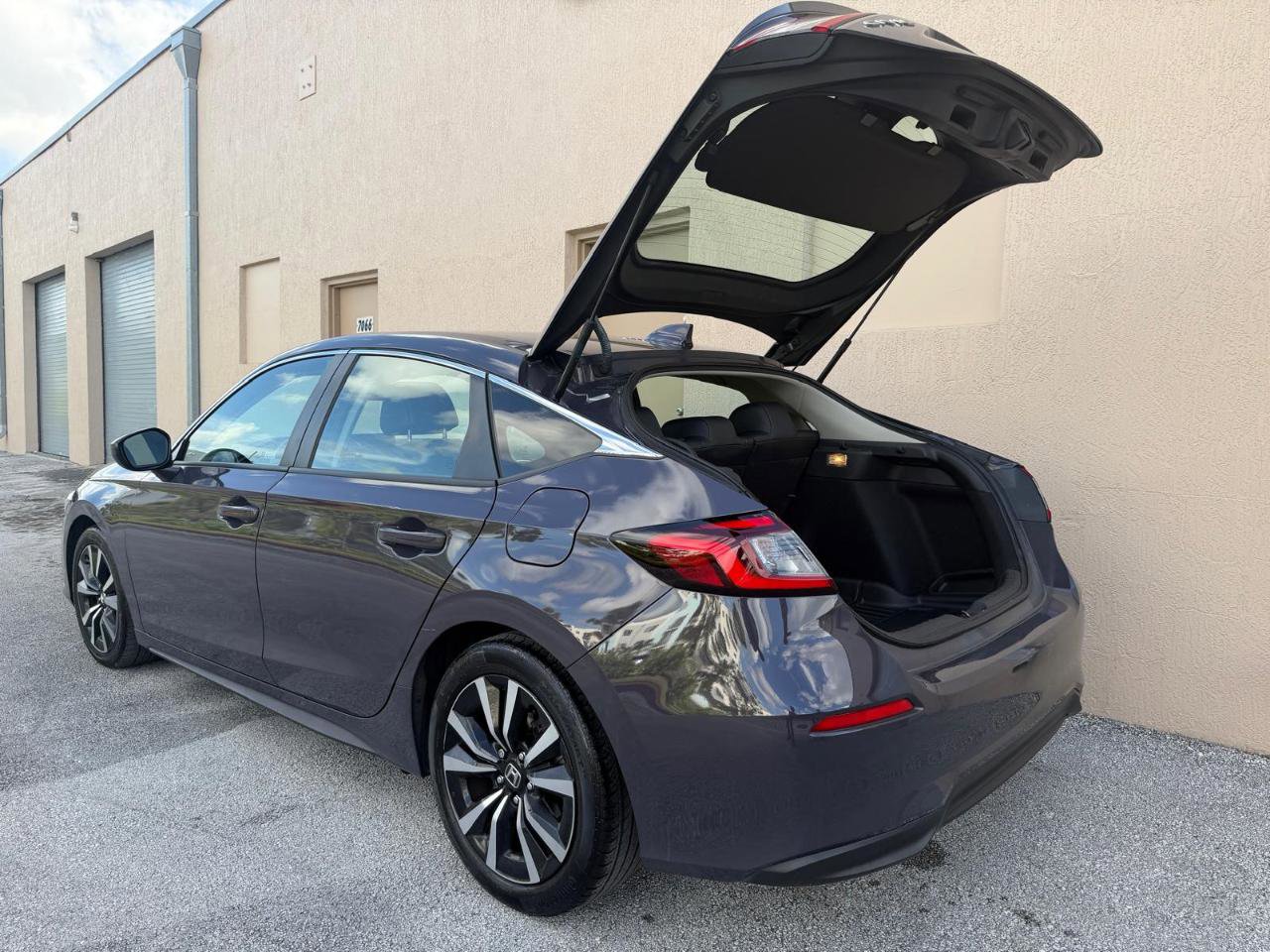 Used 2024 Honda Civic EX-L image 7