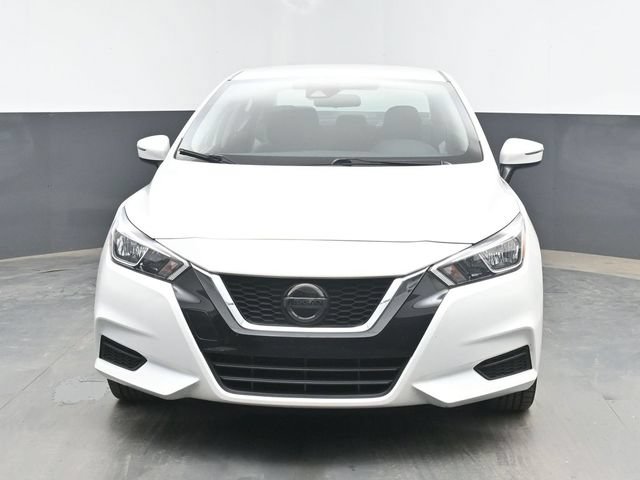 Used 2020 Nissan Versa SV FWD image 3