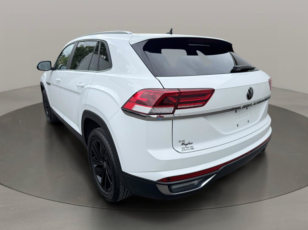 Used 2023 Volkswagen Atlas Cross Sport SE w/ Panoramic Sunroof Package FWD image 6