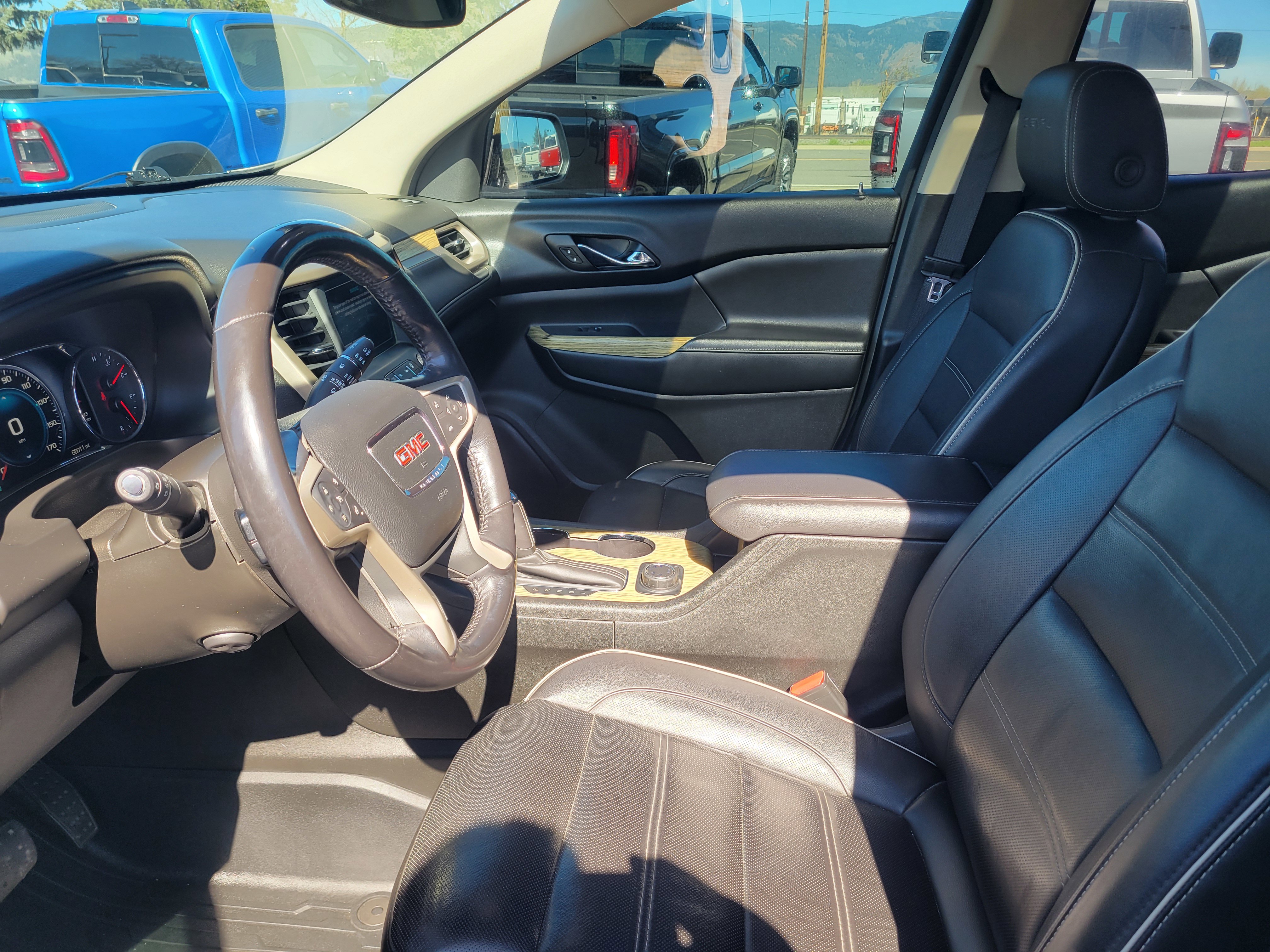 Used 2018 GMC Acadia Denali w/ Technology Package image 7