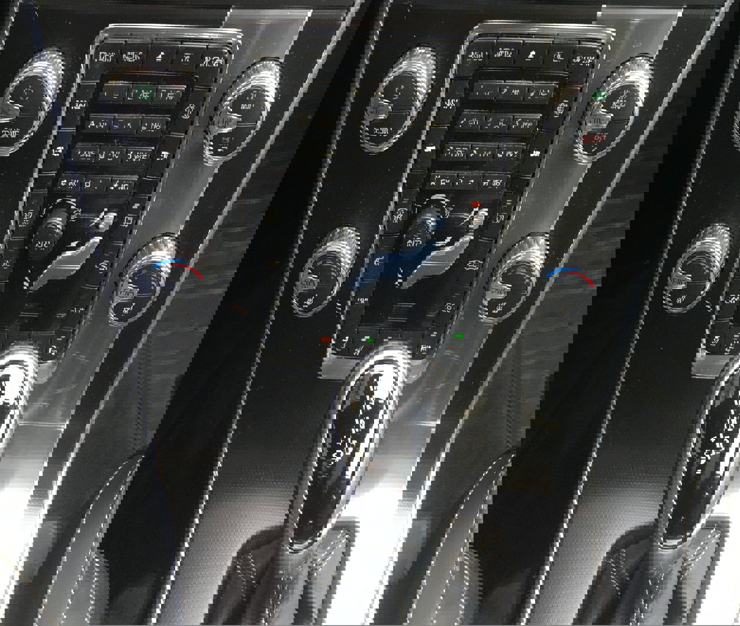 Used 2017 Volvo S60 T6 R-Design Platinum w/ Climate Package image 11