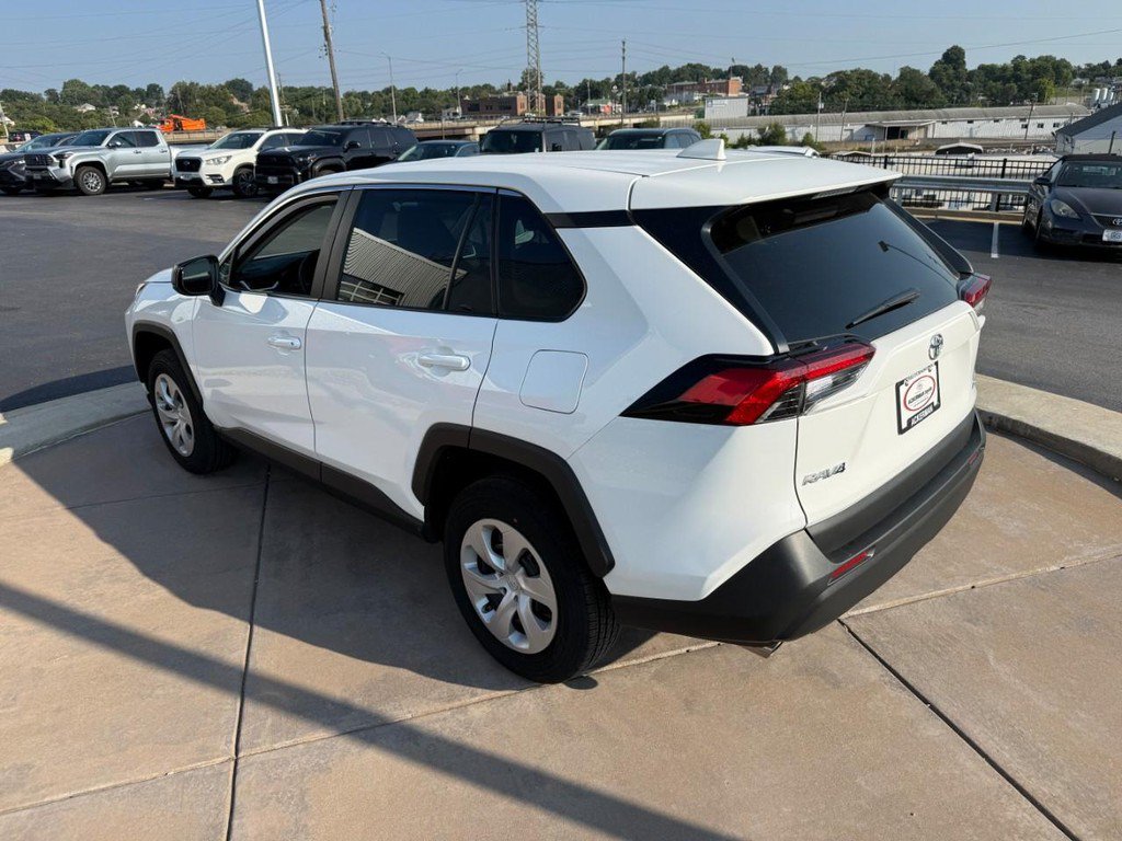 Certified 2025 Toyota RAV4 LE AWD/4WD image 10