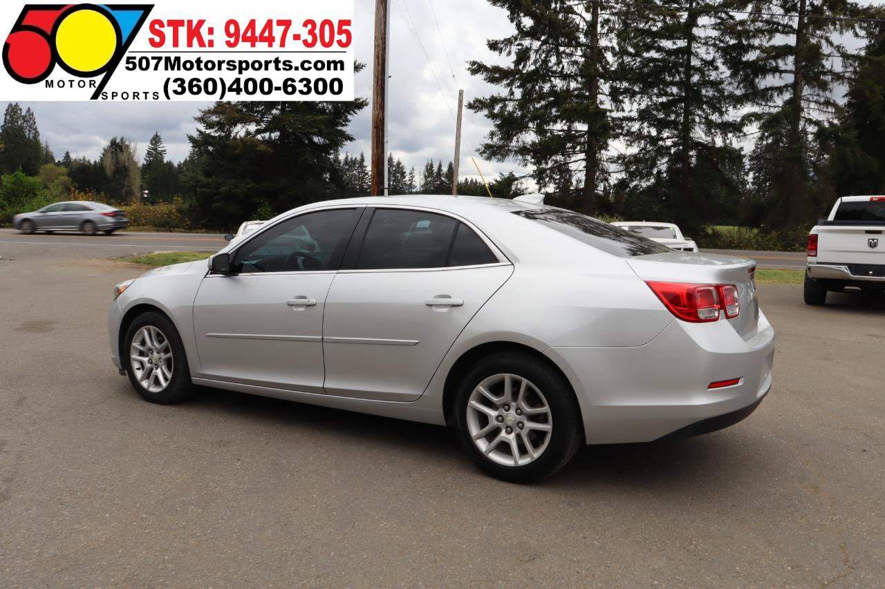 Used 2016 Chevrolet Malibu LT w/ Sun And Convenience Package FWD image 5