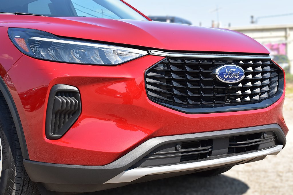 Certified 2023 Ford Escape Active w/ Tech Pack #2 AWD/4WD image 5