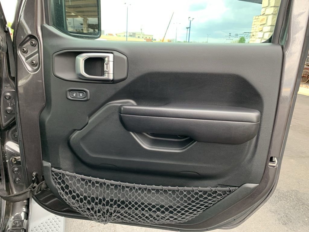 Used 2020 Jeep Wrangler Sport AWD/4WD image 30