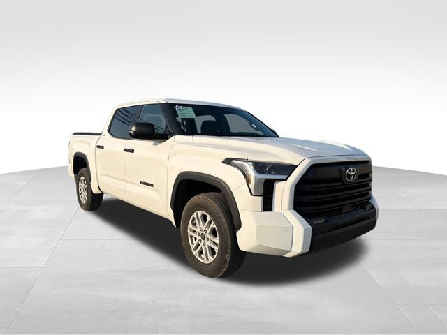 Used 2023 Toyota Tundra SR5 w/ SR5 Convenience Package AWD/4WD image 3