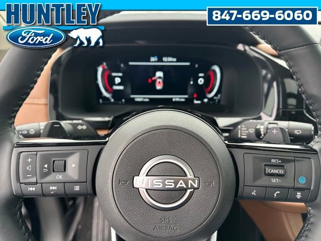 Used 2024 Nissan Pathfinder Platinum w/ Lighting Package (N92) image 30