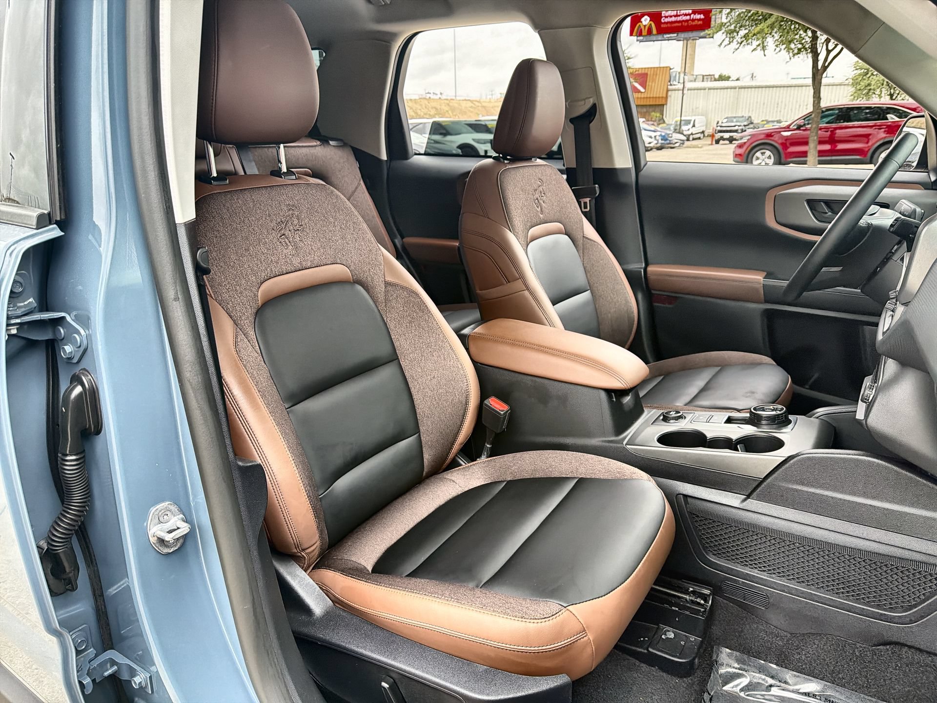 Certified 2025 Ford Bronco Sport Outer Banks w/ Outer Banks Tech Package+ AWD/4WD image 24