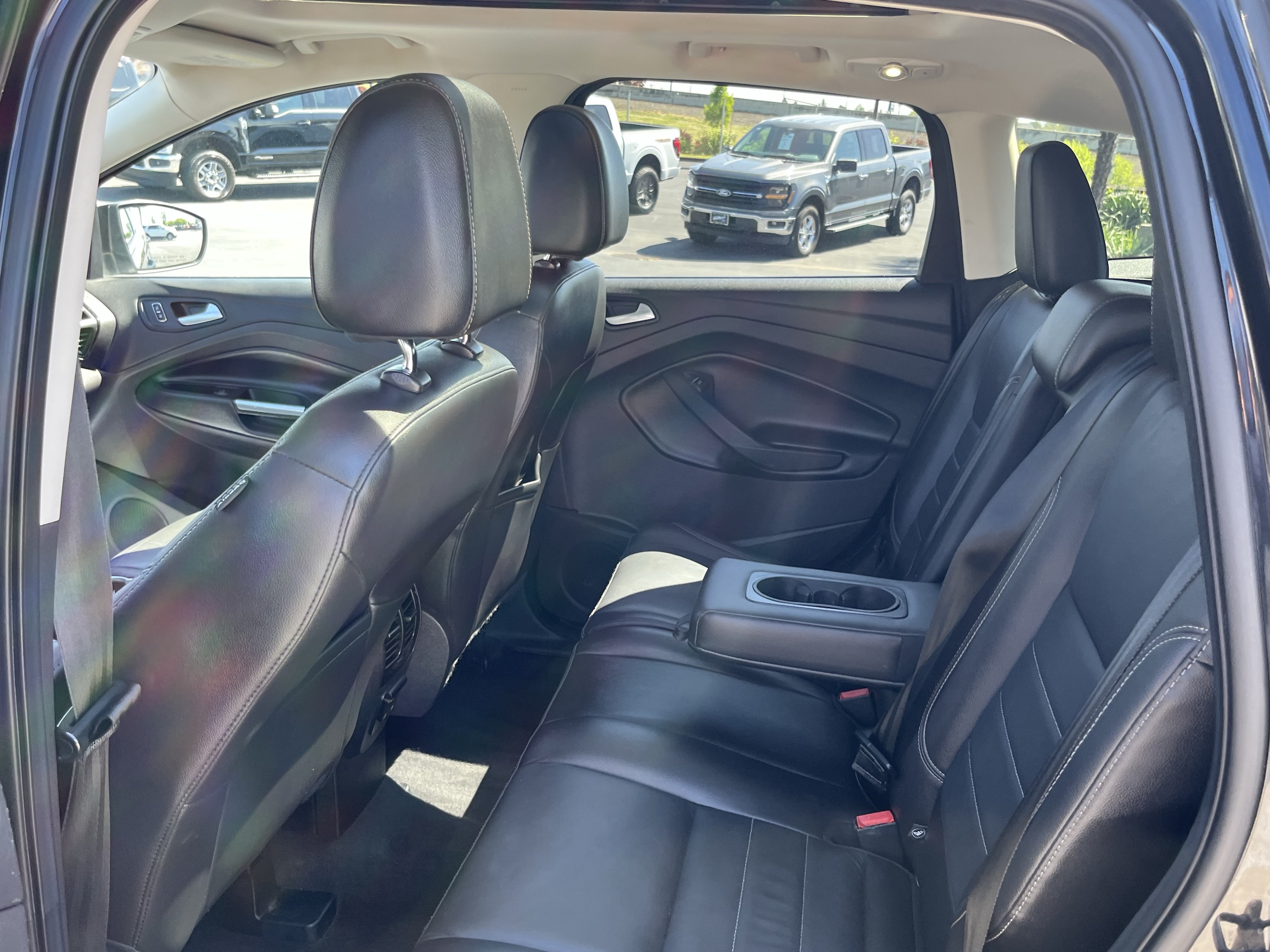 Used 2015 Ford Escape Titanium w/ Equipment Group 301A AWD/4WD image 10