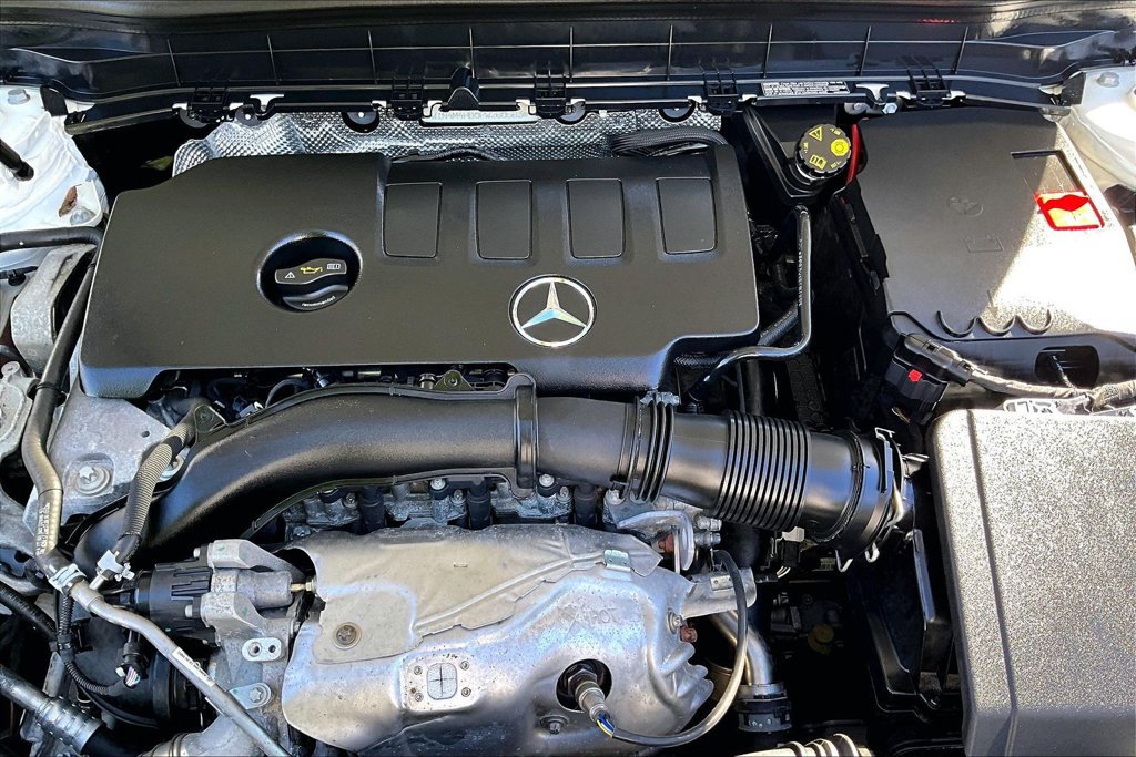 Used 2023 Mercedes-Benz GLB 250 4MATIC image 34