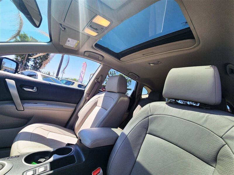 Used 2012 Nissan Rogue SL image 24