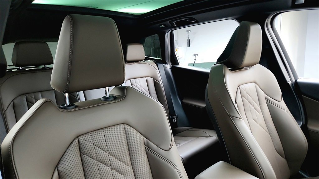 Used 2025 BMW X3 xDrive30i w/ Premium Package image 37