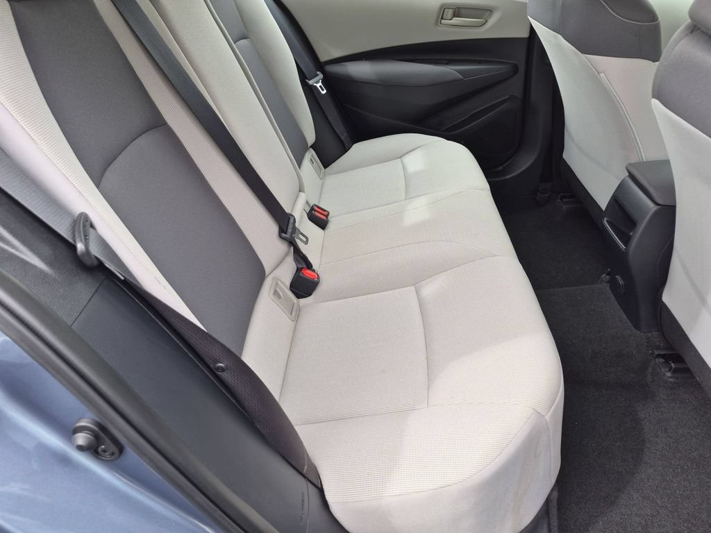 Used 2022 Toyota Corolla LE FWD image 27