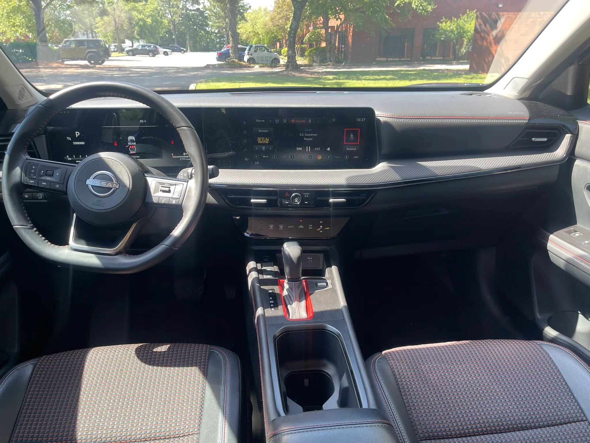Used 2025 Nissan Kicks SR FWD image 16