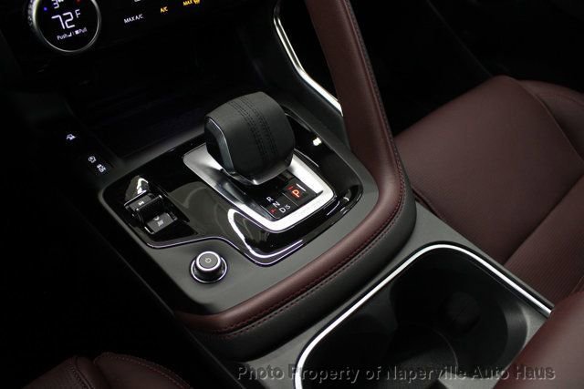 Used 2024 Jaguar E-PACE R-Dynamic SE image 33