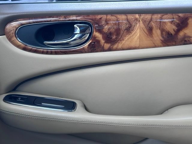 Used 2008 Jaguar XJ8 RWD image 37