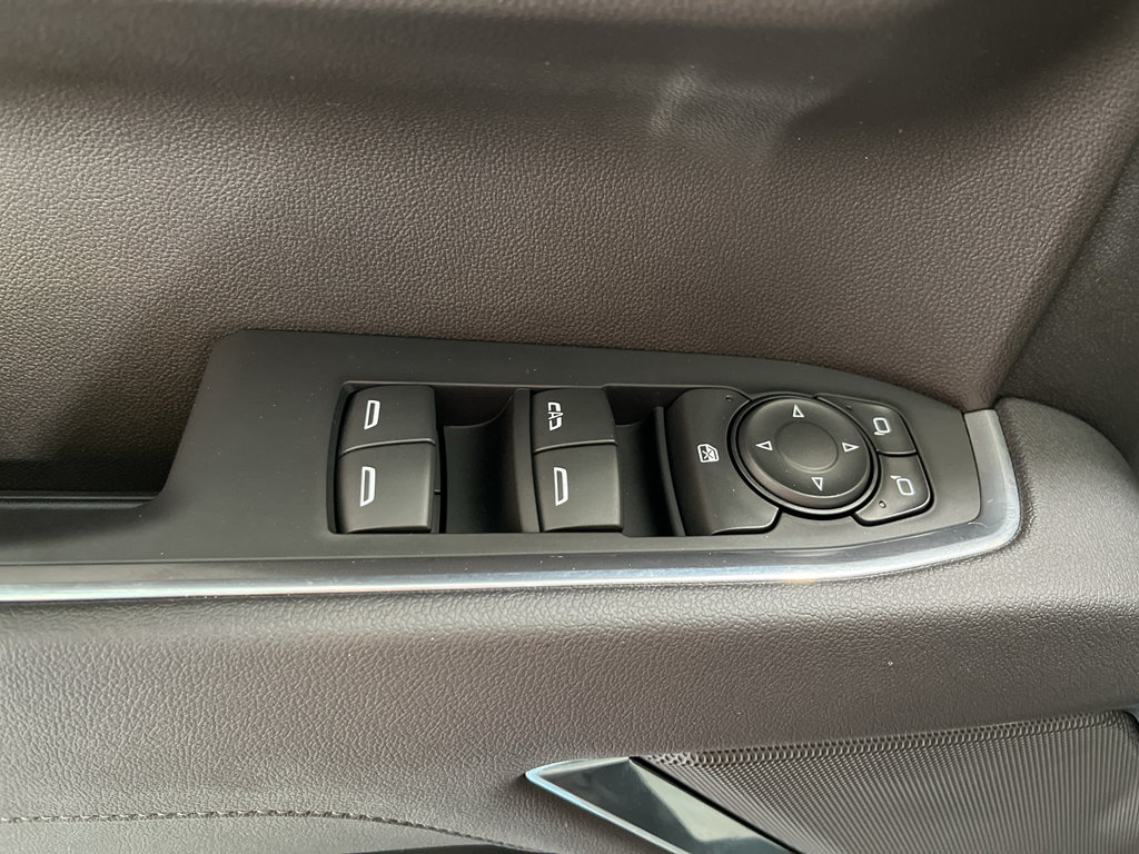 Used 2023 Chevrolet Silverado 1500 LT AWD/4WD image 28