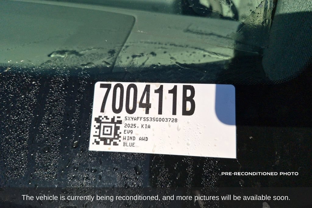 Used 2025 Kia EV9 Wind AWD/4WD image 19
