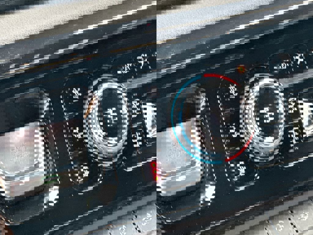 Certified 2024 GMC Sierra 1500 AT4 w/ Technology Package image 43