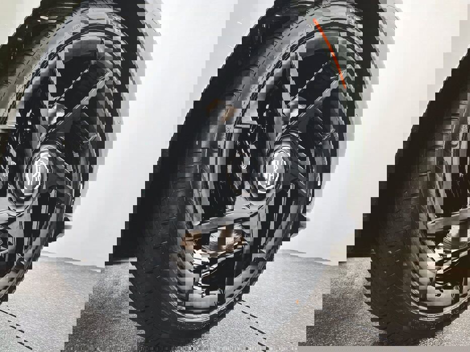 New 2025 Rolls-Royce Spectre Black Badge w/ Leather Finishing Pack image 16