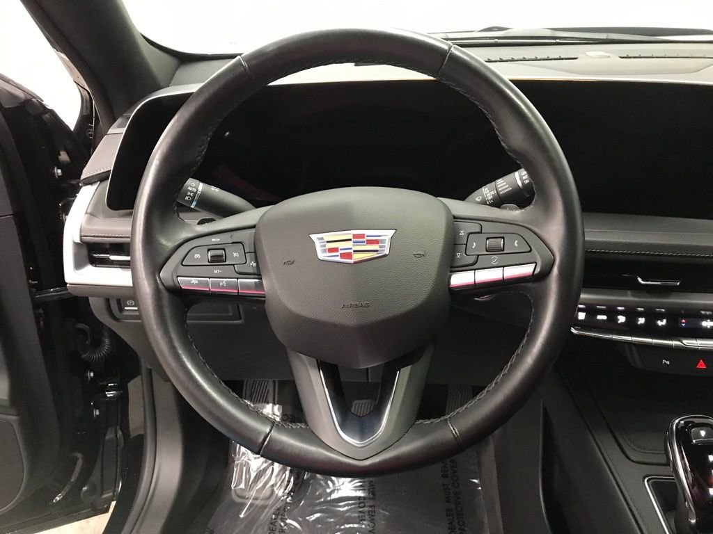 Used 2025 Cadillac XT4 Premium Luxury image 14