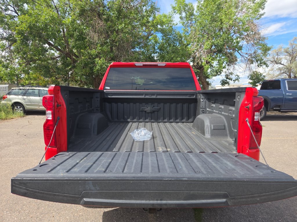 Used 2025 Chevrolet Silverado 1500 Custom Trail Boss w/ Dark Appearance Package AWD/4WD image 19